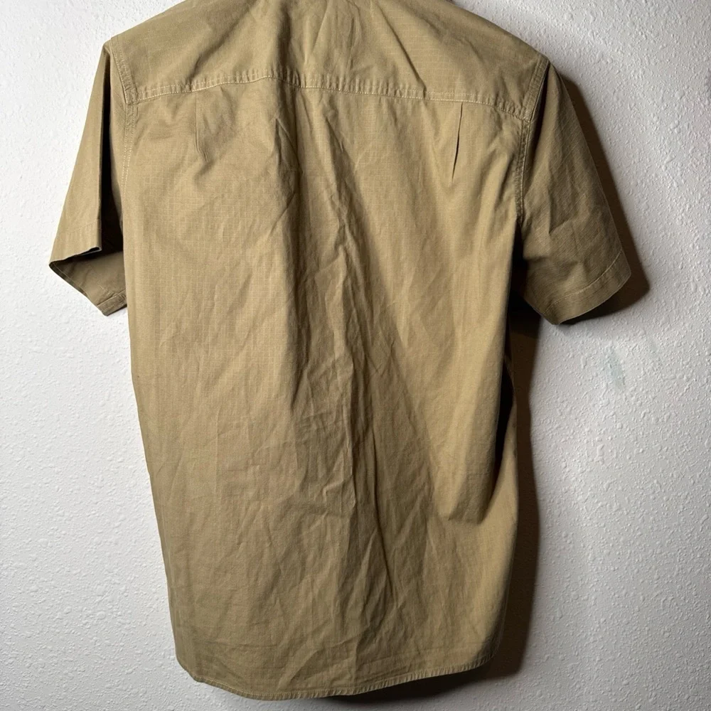 The North‎ Face Men's Khaki Button-Down Shirt, Ripstop size medium